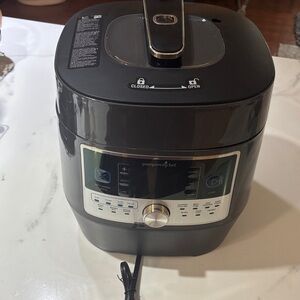 Pampered Chef Black Electric Cooker